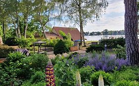 Waldhotel am See Berlin-Schmöckwitz